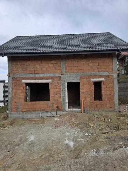 Casă cu 4 camere în Vișan