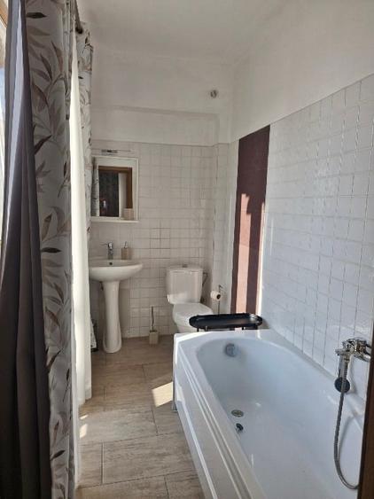 Apartament cu 2 camere decomandat, mobilat în P-ța Romană