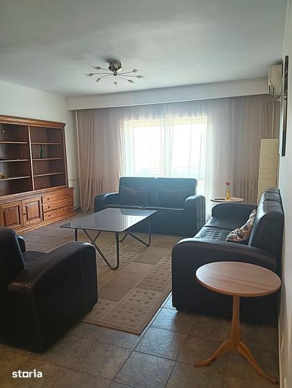 Apartament cu 3 camere în Centrul Civic