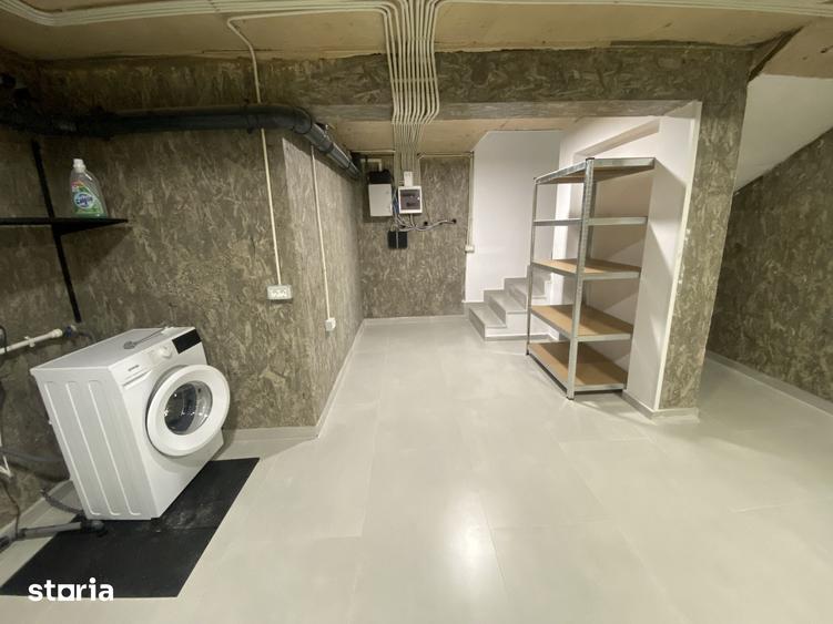 Casă cu 5 camere cu Teren 200 Mp în Andronache