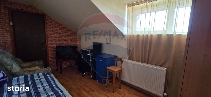 Casă cu 6 camere cu Teren 700 Mp în Central