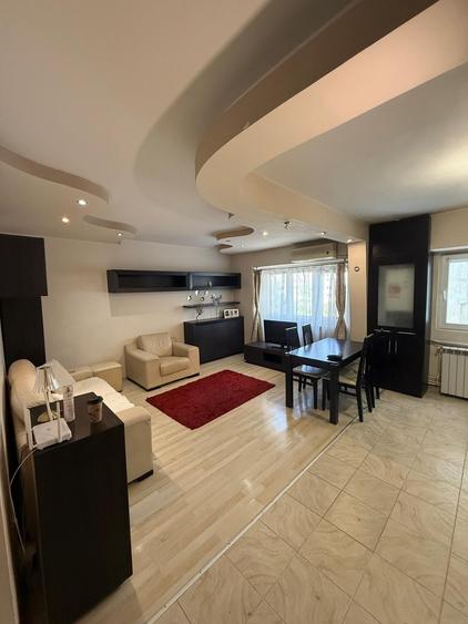 Apartament cu 3 camere decomandat în Gară