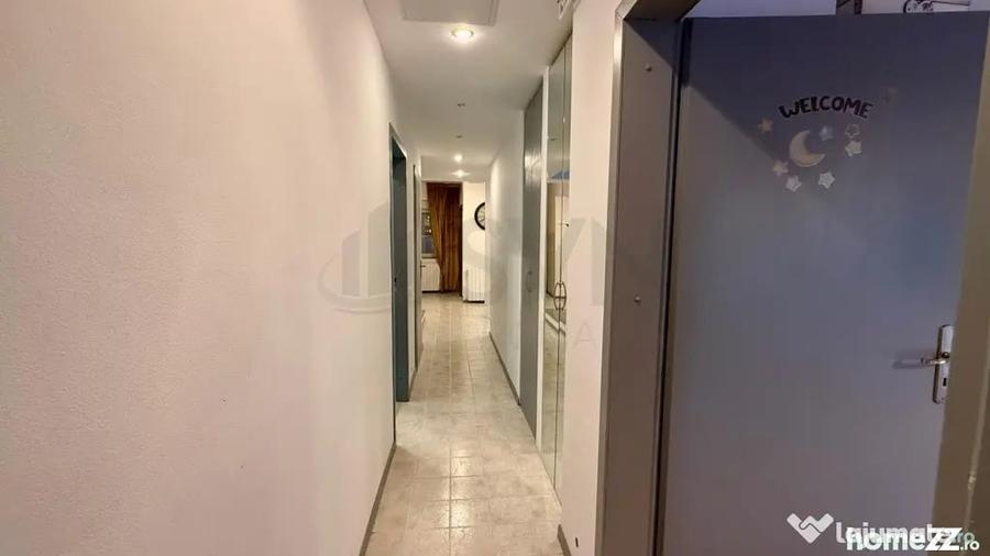 Apartament cu 3 camere decomandat în Polonă