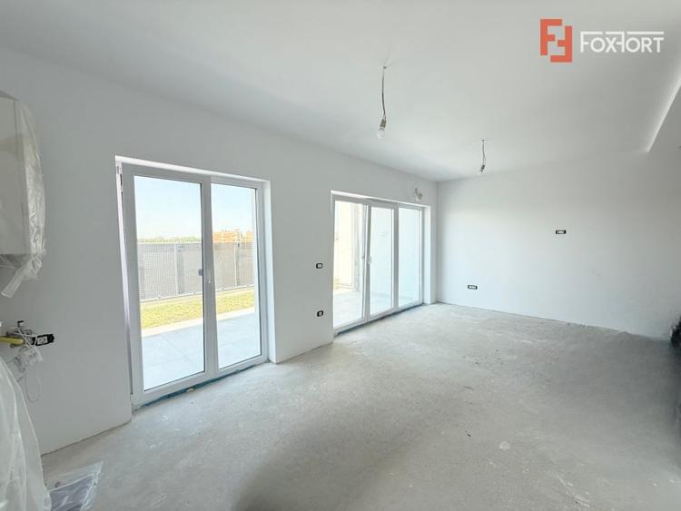 Apartament cu 4 camere în Torontalului