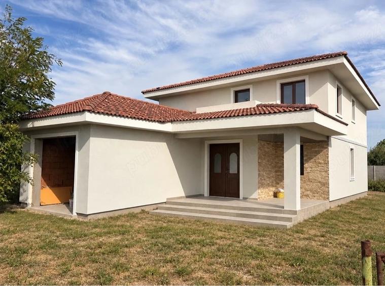 Casă cu Teren 750 Mp în Central