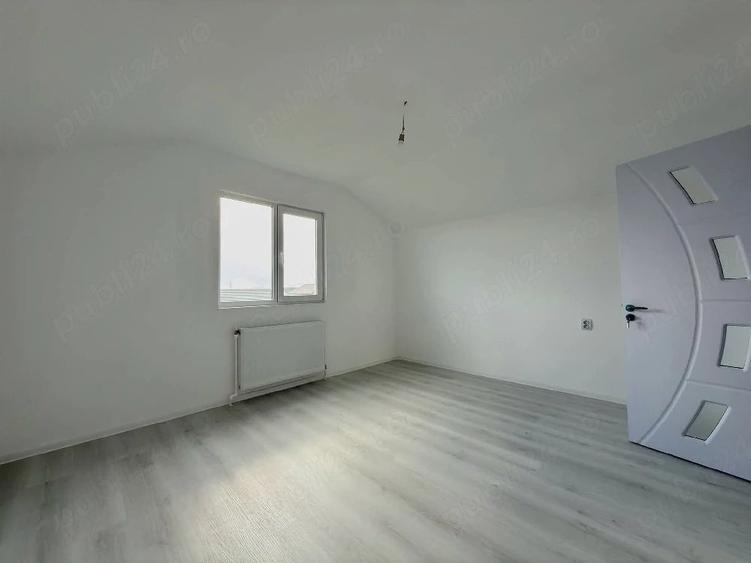 Casă cu Teren 200 Mp în Lumina