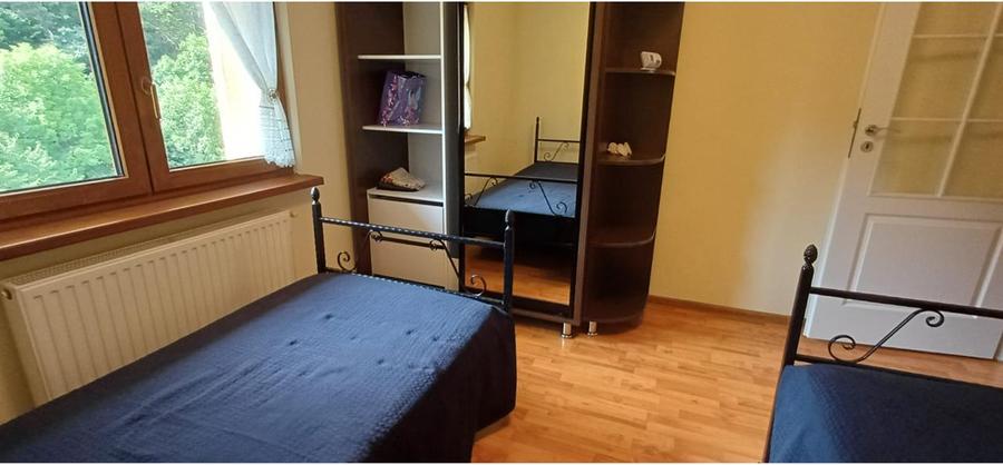 Apartament cu 3 camere decomandat, mobilat în Județean