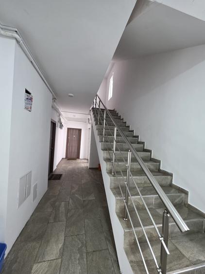 Apartament cu 2 camere semidecomandat în Roșu