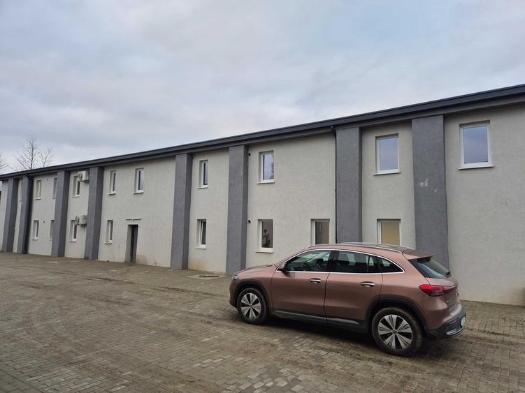 Apartament cu 3 camere decomandat în Săvinești