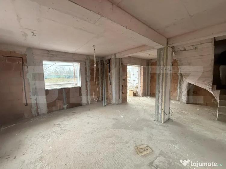 Casă cu 4 camere cu Teren 252 Mp în Central