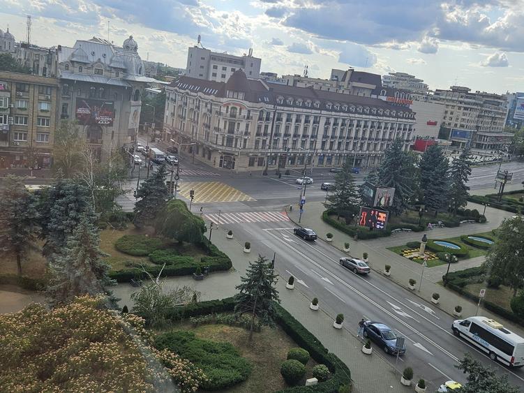 Apartament cu 3 camere în Ultracentral