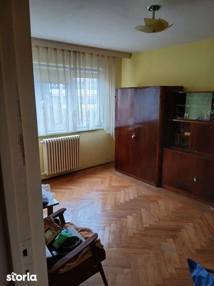Garsonieră decomandată în Astra