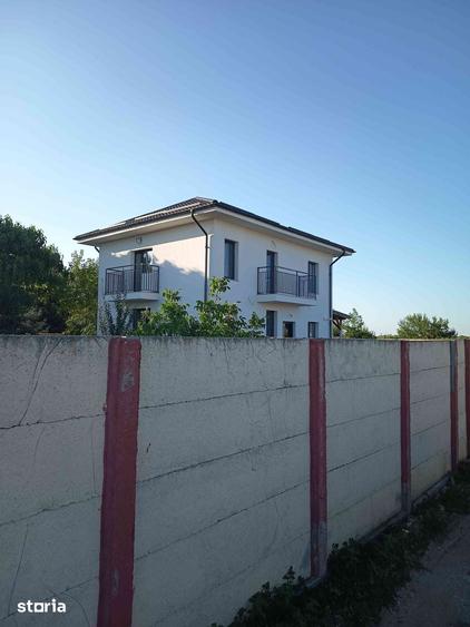 Casă cu 3 camere cu Teren 600 Mp în Central