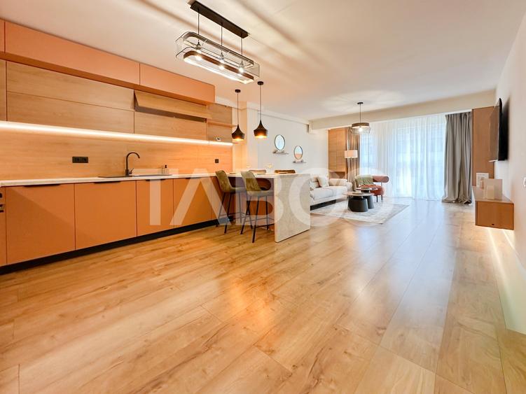 Apartament cu 2 camere semidecomandat, mobilat în Sopor