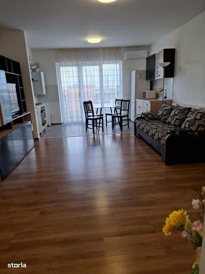 Apartament cu 3 camere în Tractorul