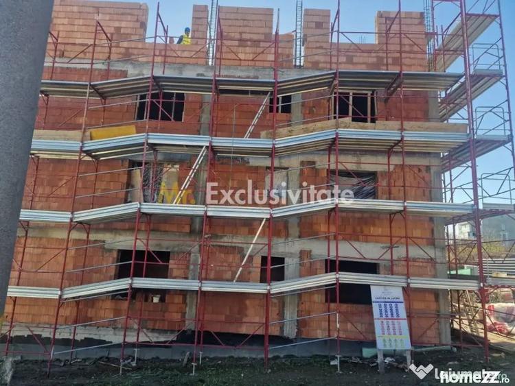 Apartament cu 3 camere decomandat în Smeura