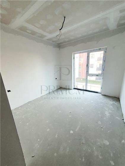 Apartament cu 3 camere semidecomandat în Mehala