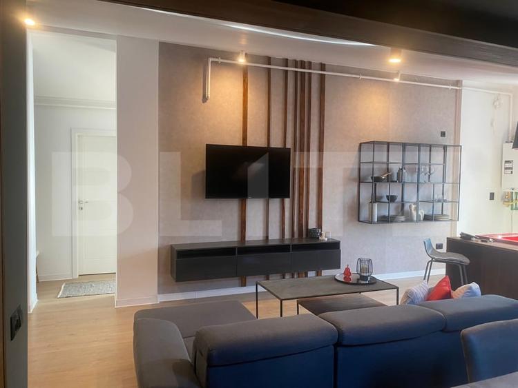 Apartament cu 3 camere semidecomandat, mobilat în Florești