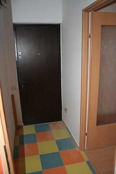 Garsonieră decomandată în Berceni