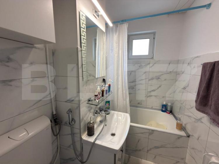 Apartament cu 2 camere decomandat în Republicii