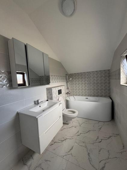 Casă individuală cu 5 camere cu Teren 509 Mp în Ghiroda