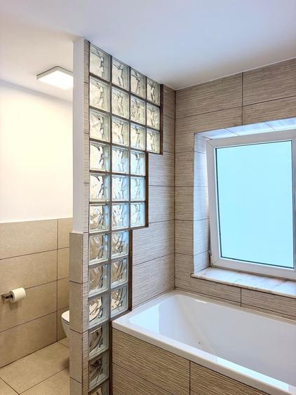 Apartament cu 3 camere decomandat în P-ța Unirii