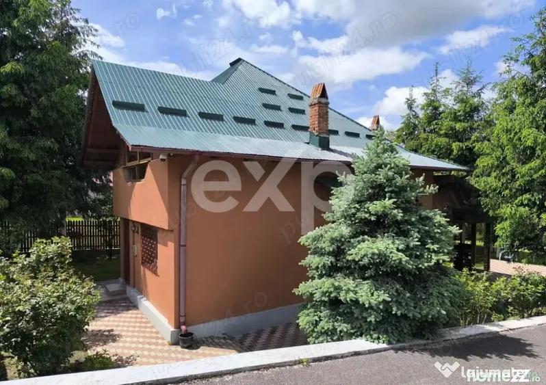 Casă cu 5 camere cu Teren 2100 Mp în Mălureni
