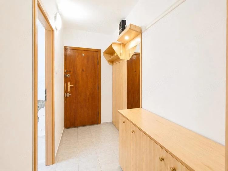 Apartament cu 2 camere semidecomandat în Girocului