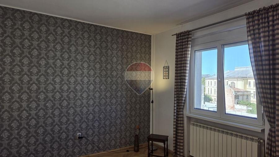 Apartament cu 2 camere decomandat în Universitate