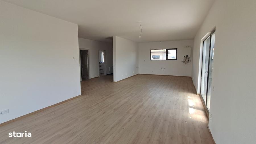 Casă cu 3 camere în Prejmer