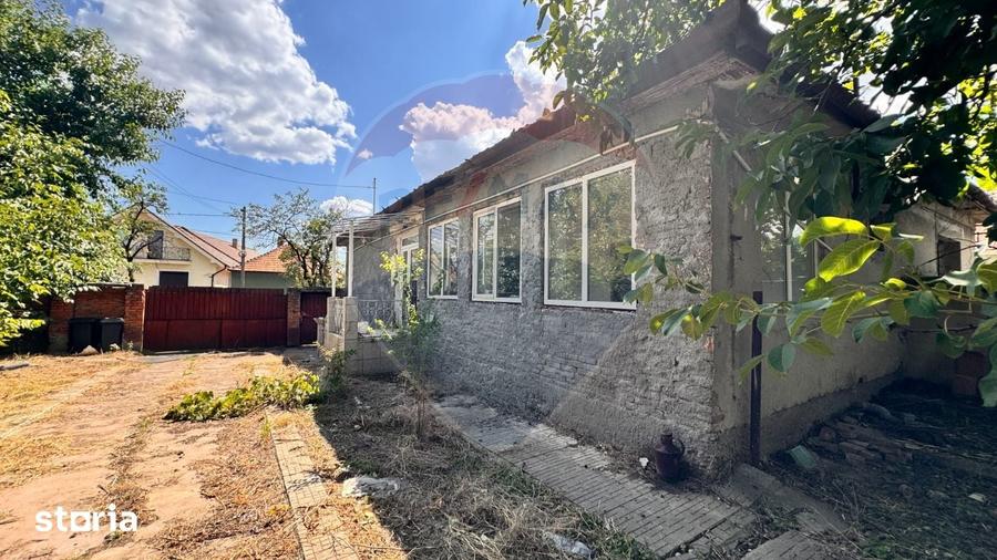 Casă cu 4 camere cu Teren 1367 Mp în Sântandrei