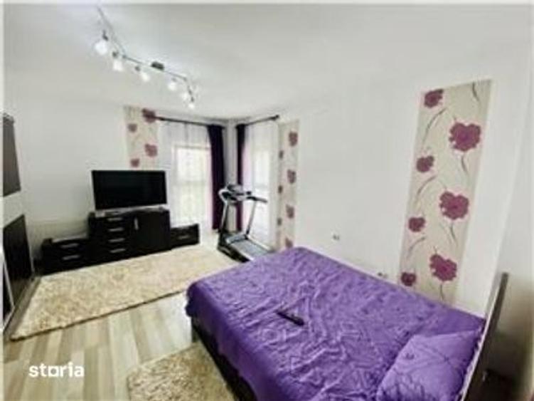 Apartament cu 3 camere decomandat în Est