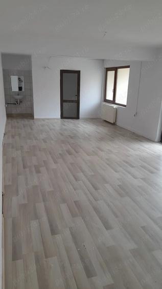 Spațiu comercial, de 56 mp, în Mehala