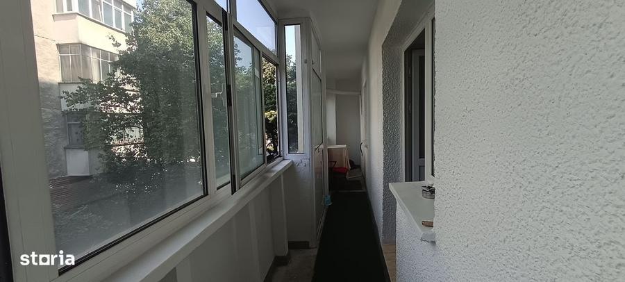 Garsonieră decomandată în Central
