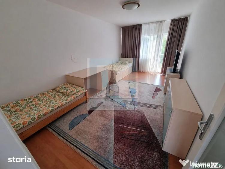 Casă cu 7 camere cu Teren 1000 Mp în Cristian
