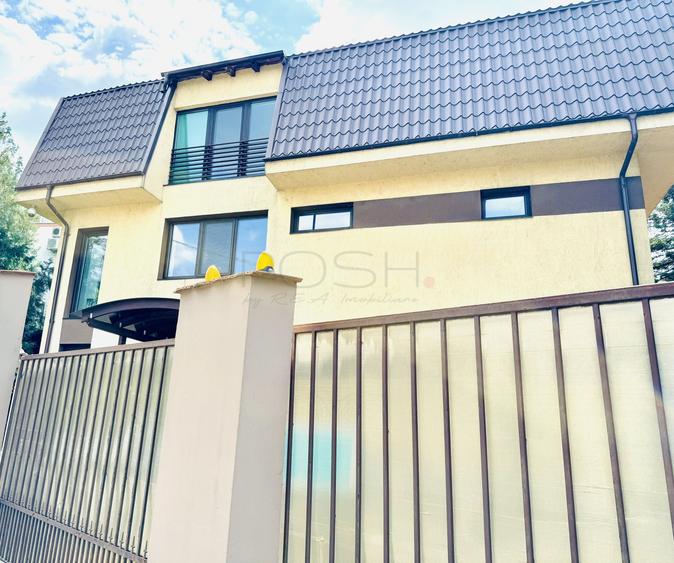 Casă individuală cu 10 camere cu Canalizare în Băneasa