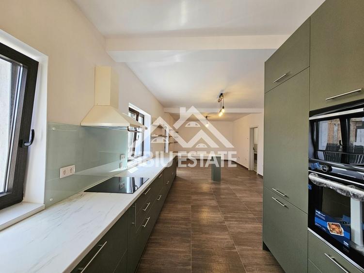Duplex cu 4 camere cu Canalizare în Arhitecților - Calea Cisnădiei