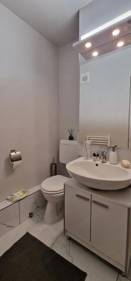 Apartament cu 3 camere decomandat în Steaua