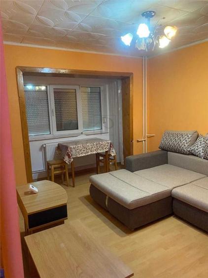 Garsonieră decomandată în Lipovei