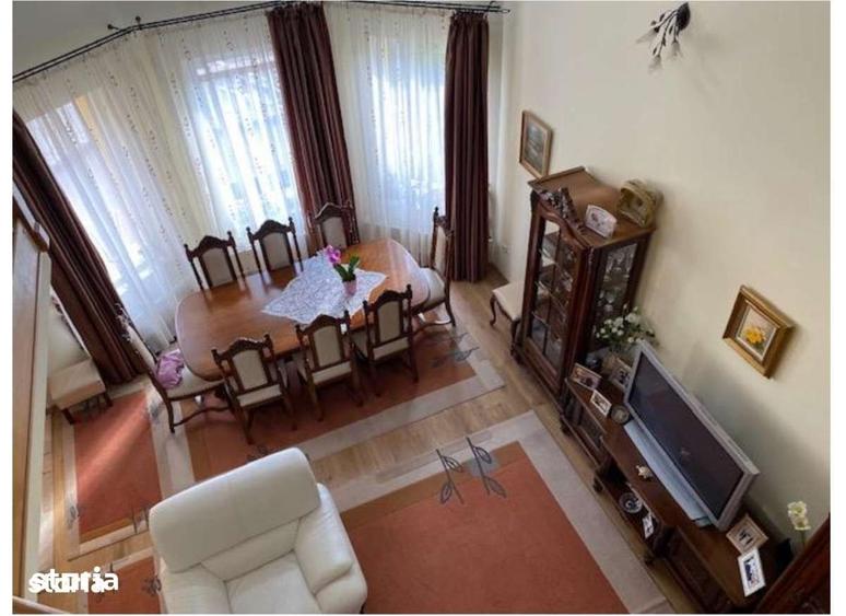 Casă cu 8 camere cu Teren 1450 Mp în Păulești