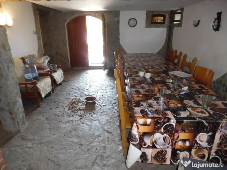 Casă cu 4 camere cu Teren 1700 Mp în Călugareni