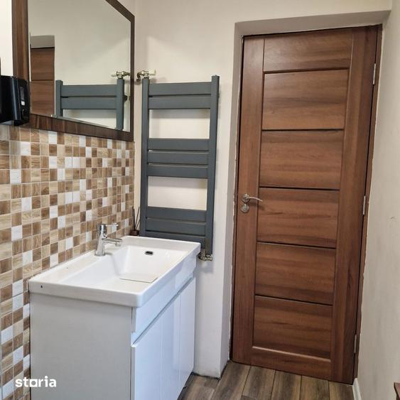 Casă cu 9 camere cu Teren 430 Mp în Ultracentral
