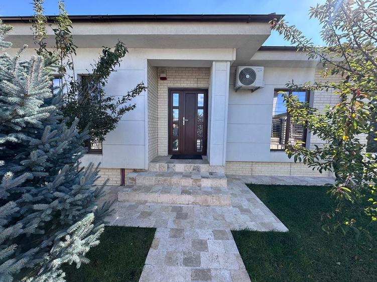 Casă individuală cu 3 camere cu Piscina în Cumpăna