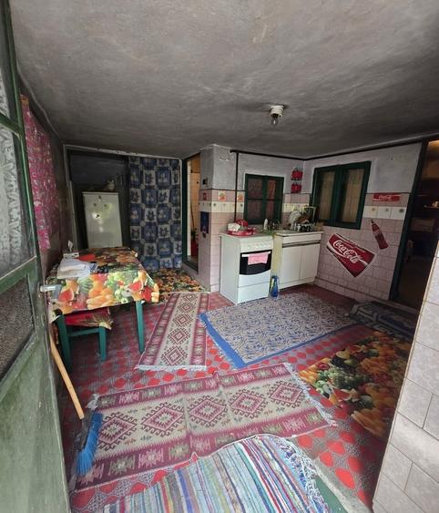 Casă cu 3 camere cu Teren 100 Mp în Rahova