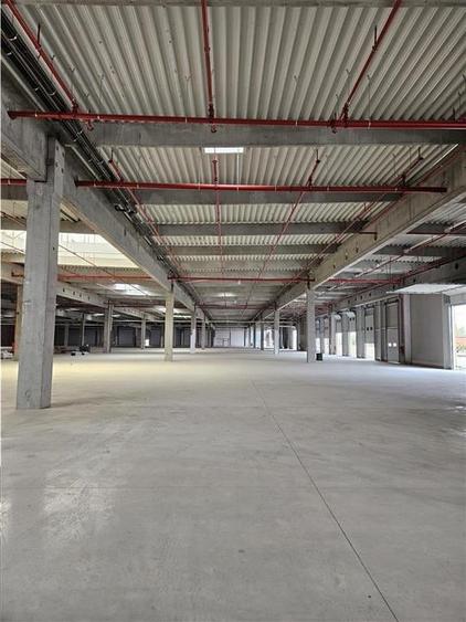 Spațiu industrial, de 9,500 mp, în Periferie