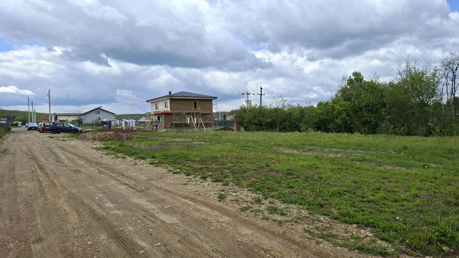 Teren Construcții intravilan de 500 mp, în Smeura