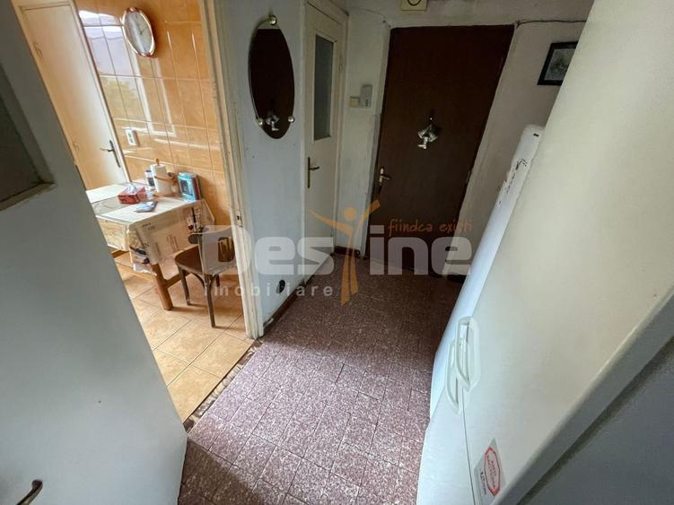 Apartament cu 3 camere semidecomandat, mobilat în Militari