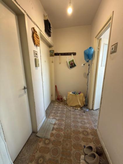 Apartament cu 3 camere semidecomandat în Andrei Mureșanu