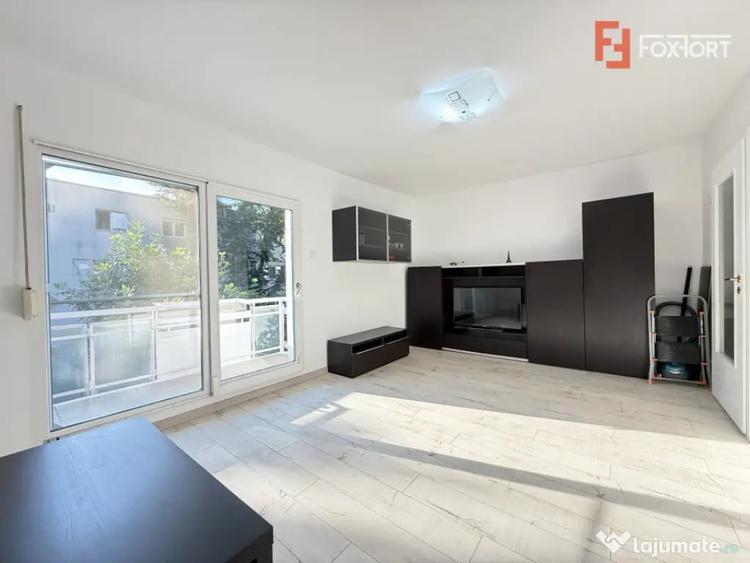 Apartament cu 3 camere decomandat în Girocului