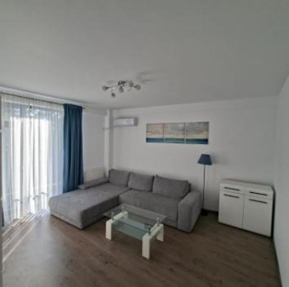 Apartament cu 2 camere semidecomandat, mobilat în Titan